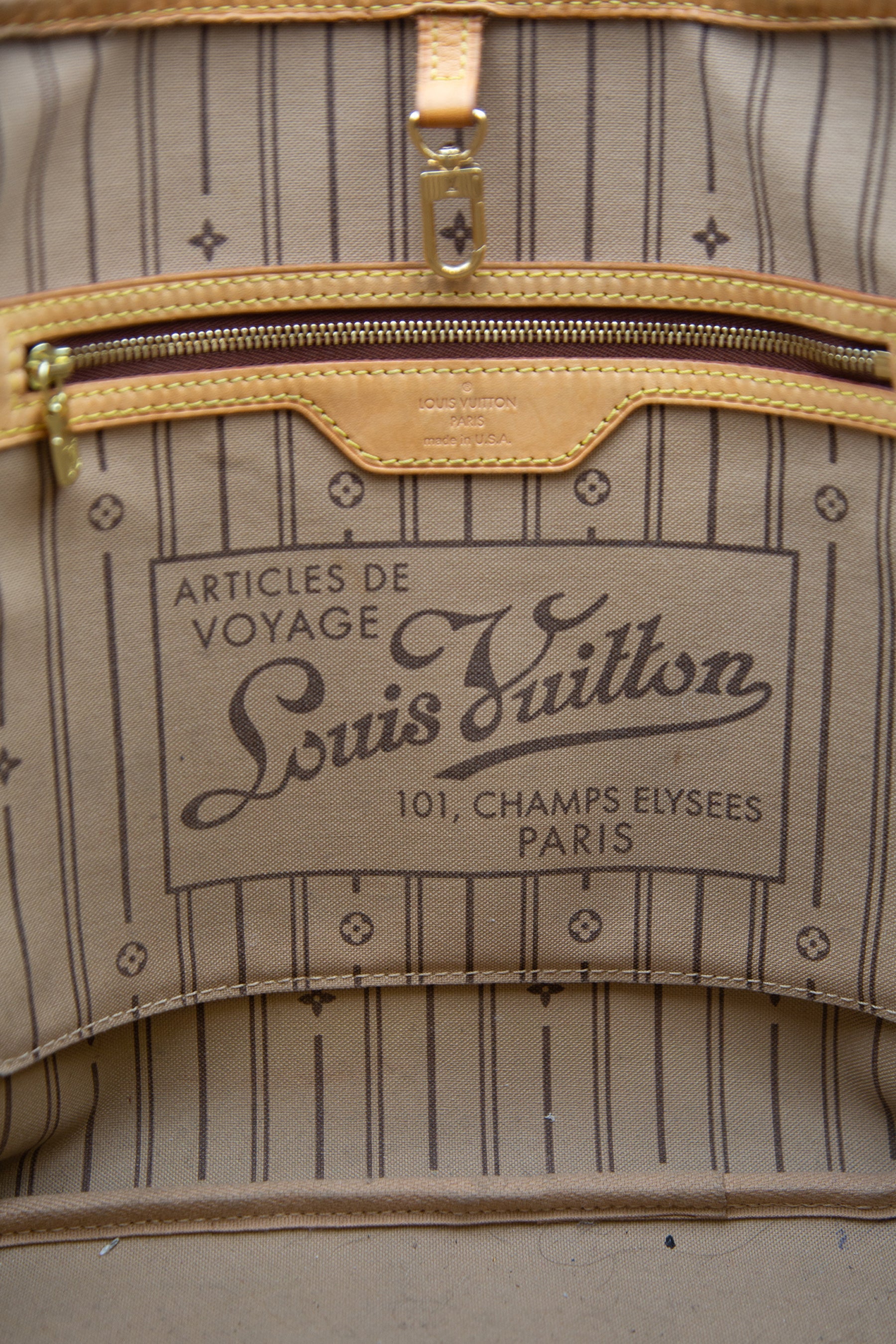 Louis Vuitton Neverfull Monogram Tote