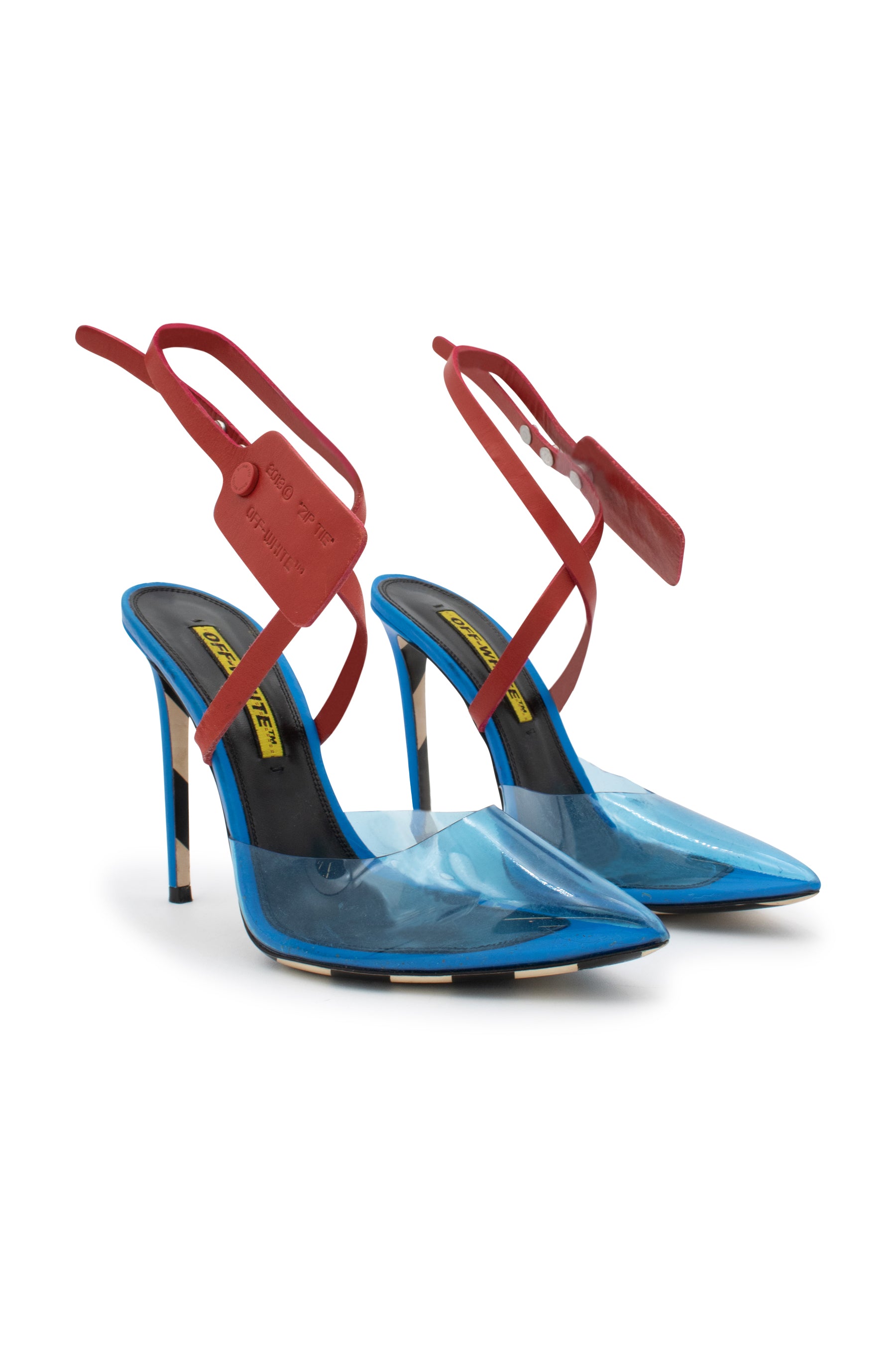 Shop Ilio Smeraldo Heeled sandals by Giulia De Lellis - black on Rinascente
